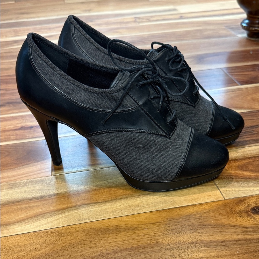 Women's 9.5 dressy lace up heel